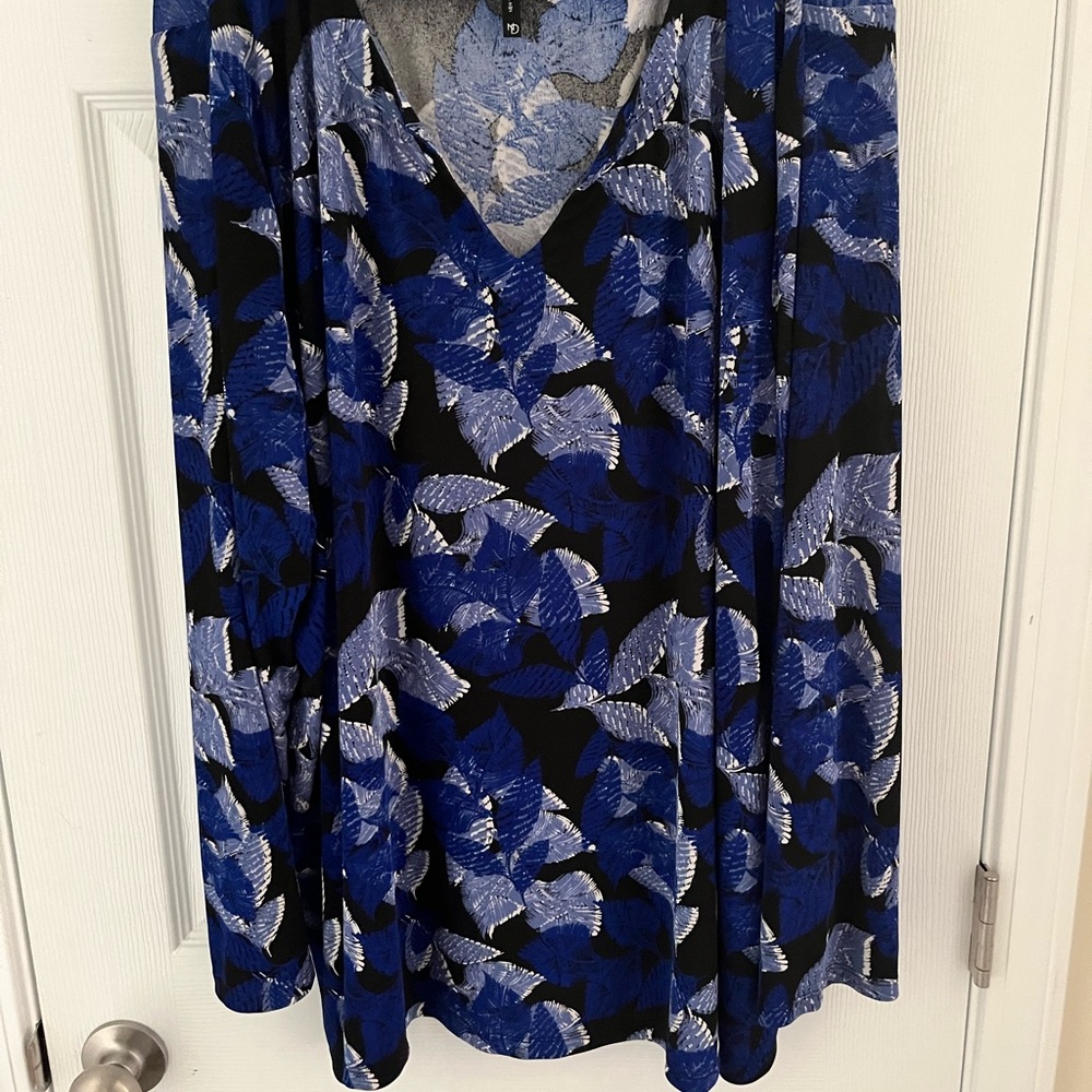 Blue and Black Leaf Pattern Tunic